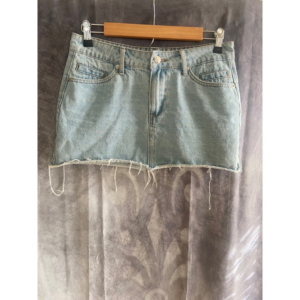Edikted Light Wash Denim Mini Skirt Raw Hem Distressed Y2K Cotton Size S